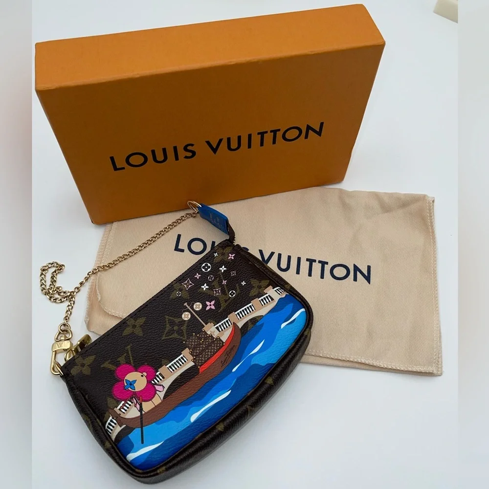 LOUIS VUITTON Mini Pochette Accessories 2019 Holiday Vivienne Venice - Picture 1 of 9